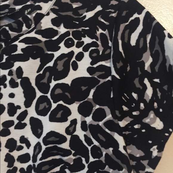 COPY - H&M dress black and white. - Picture 3 of 5